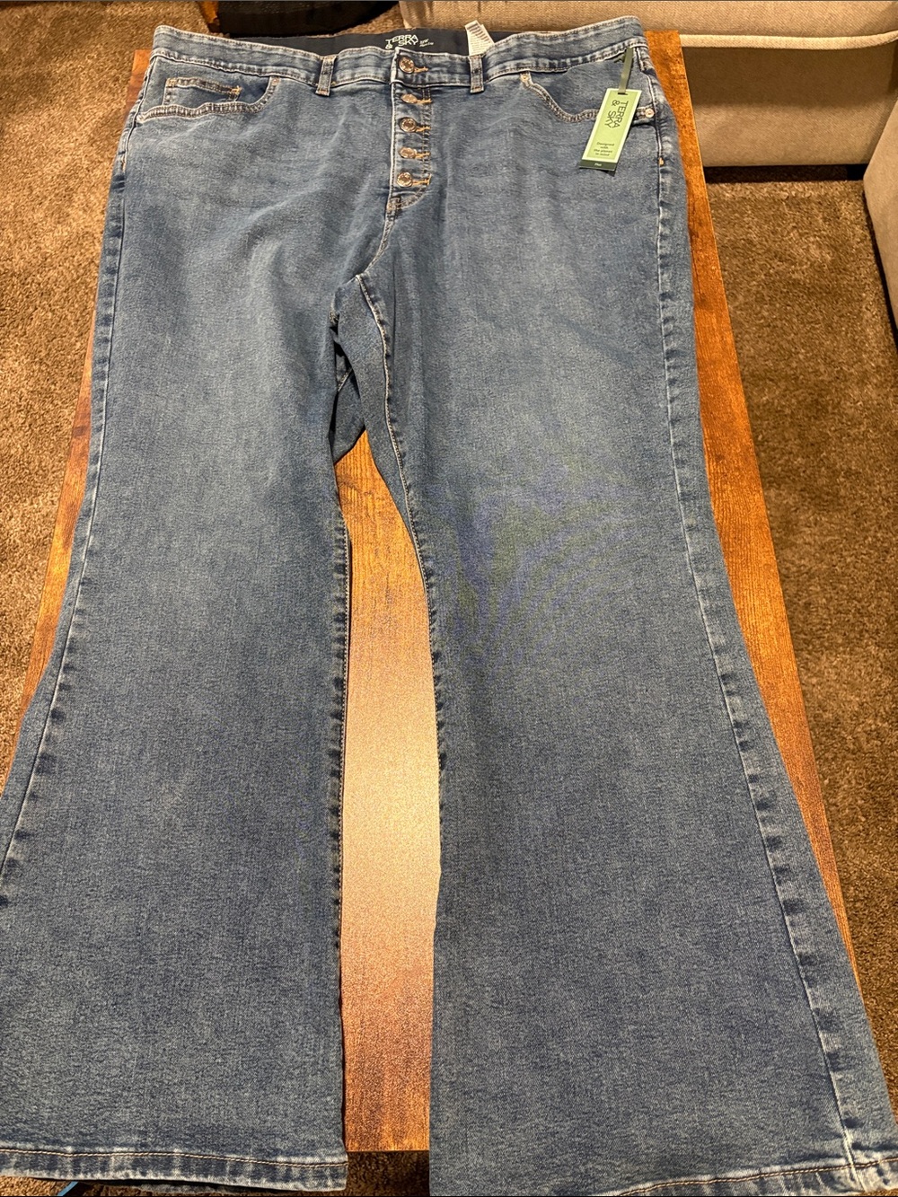 Terra & Sky Medium Blue Flare Jeans with Button-Fly size 22W